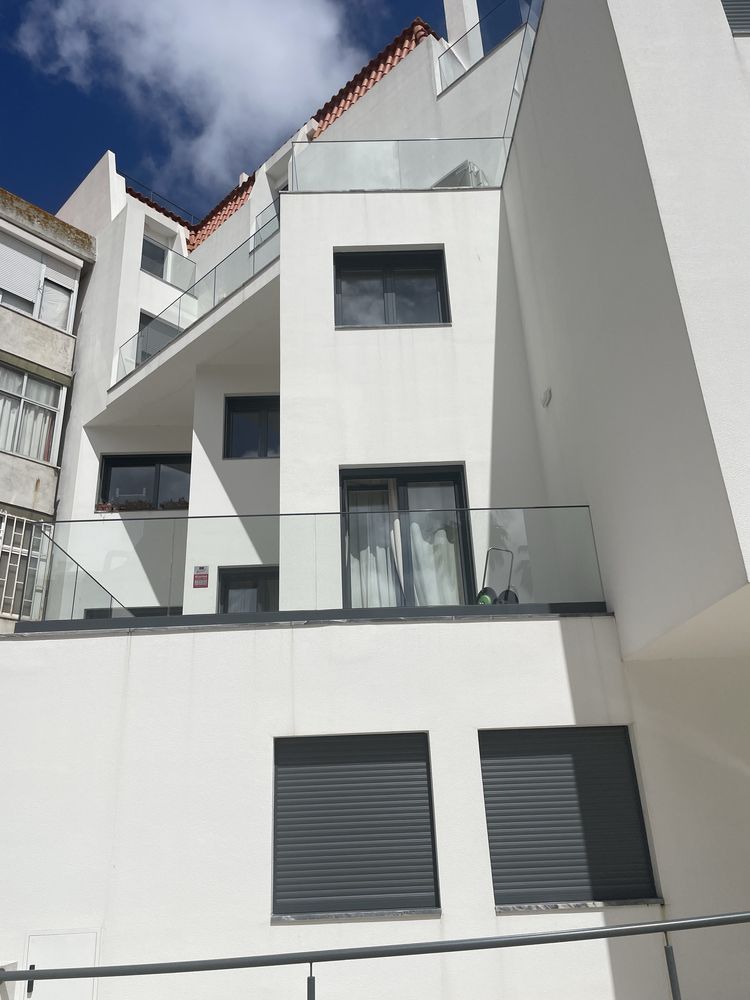 Arendamento T5 com 2 suites e terracos