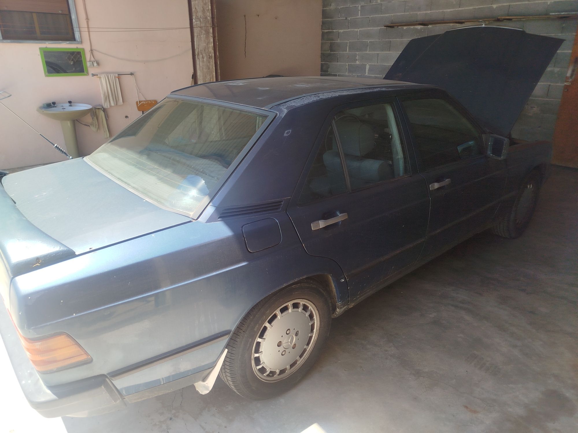 Mercedes 190d Sem alguma coisas