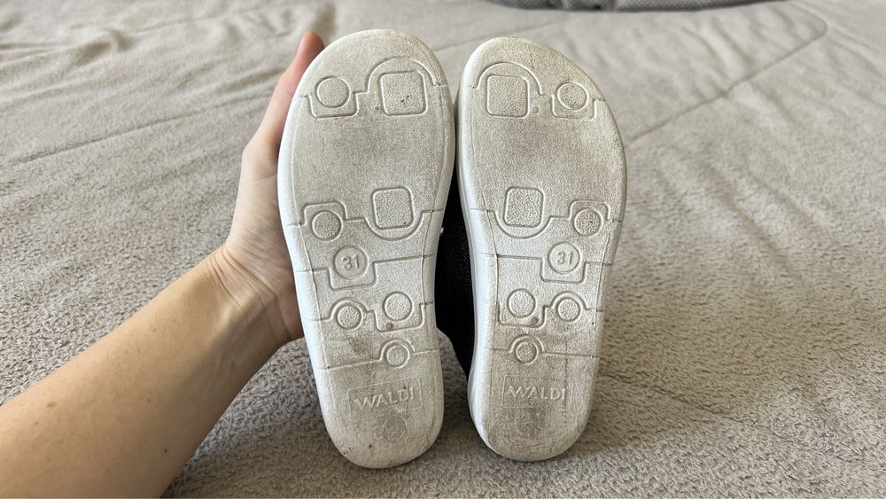 Продам детские тканевые мокасины