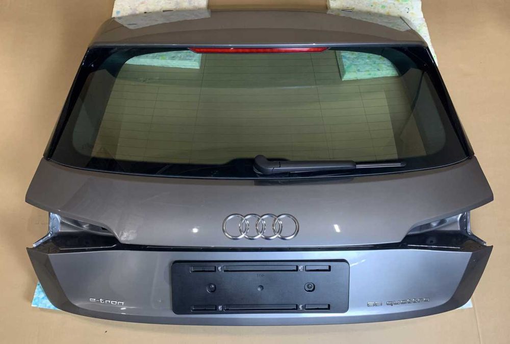 Кришка багажника ляда рест до рест	Audi E-Tron 4KE Разборка