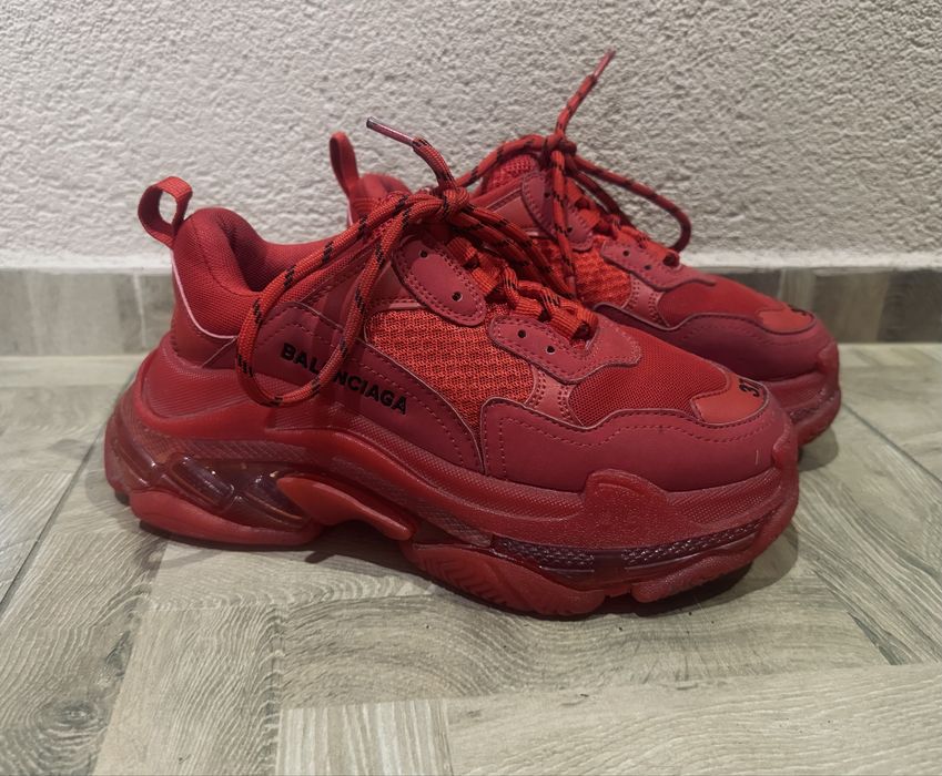 Czerwone buty Balenciaga