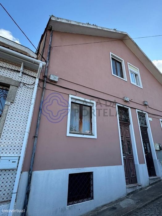 Moradia com PH para 2 T1+1