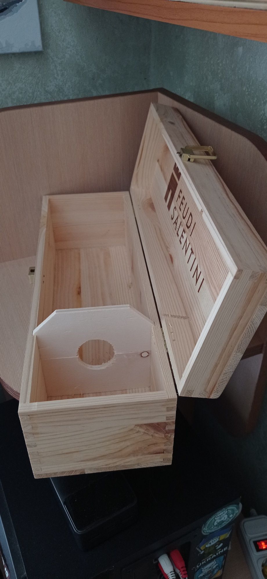 Деревянный коробок