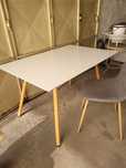 Mesa de jantar 4 lugares com 4 cadeiras