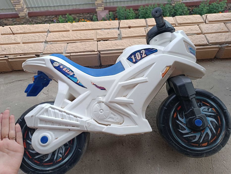 Дитячий мотоцикл двоколісний