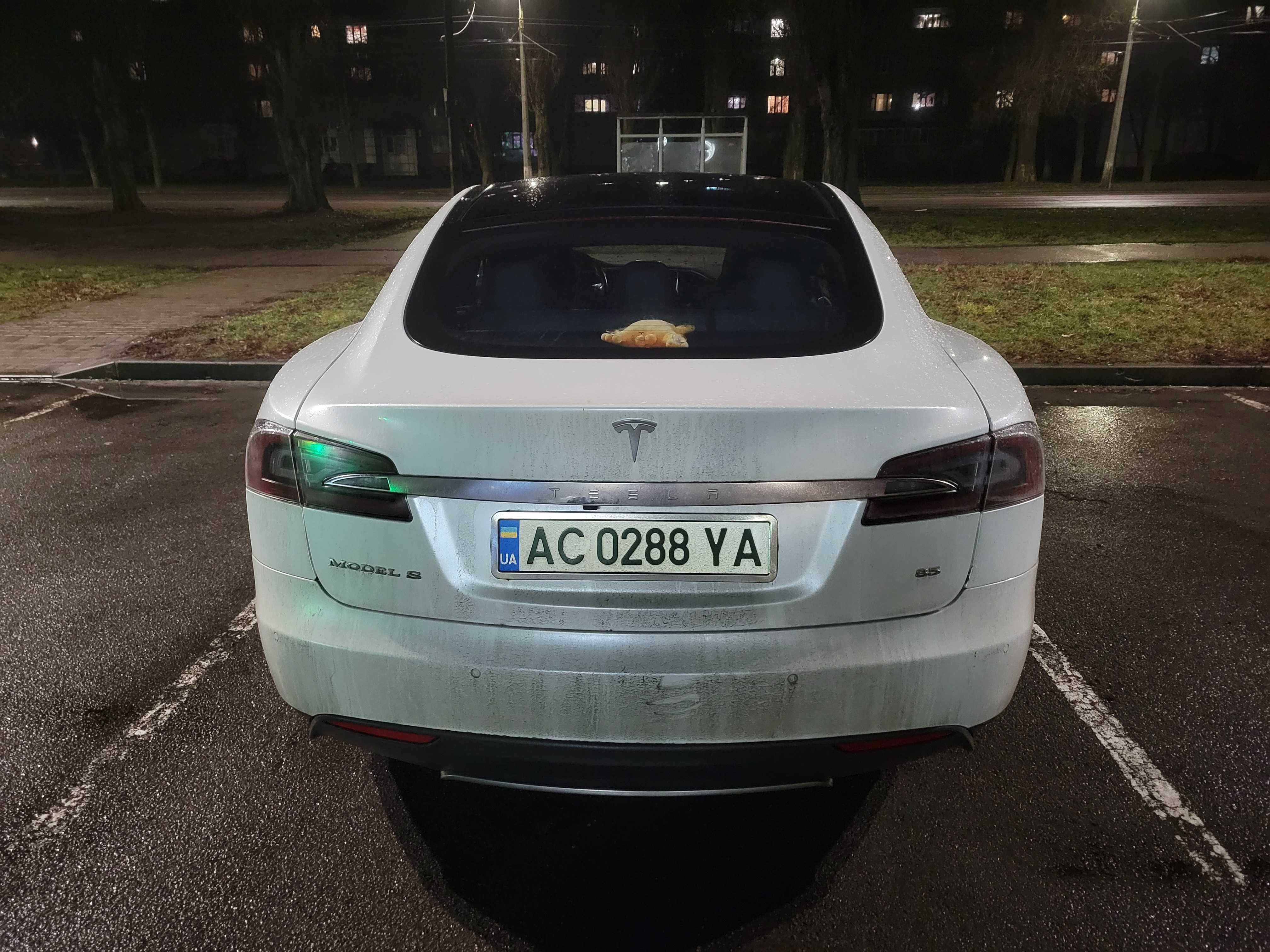 Tesla model S 85 2014