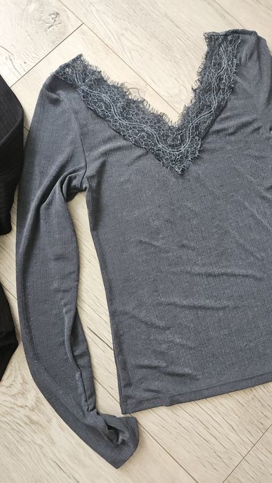 Body czarne pążkowane River Island 38 M bluzka koronką H&M elegancka