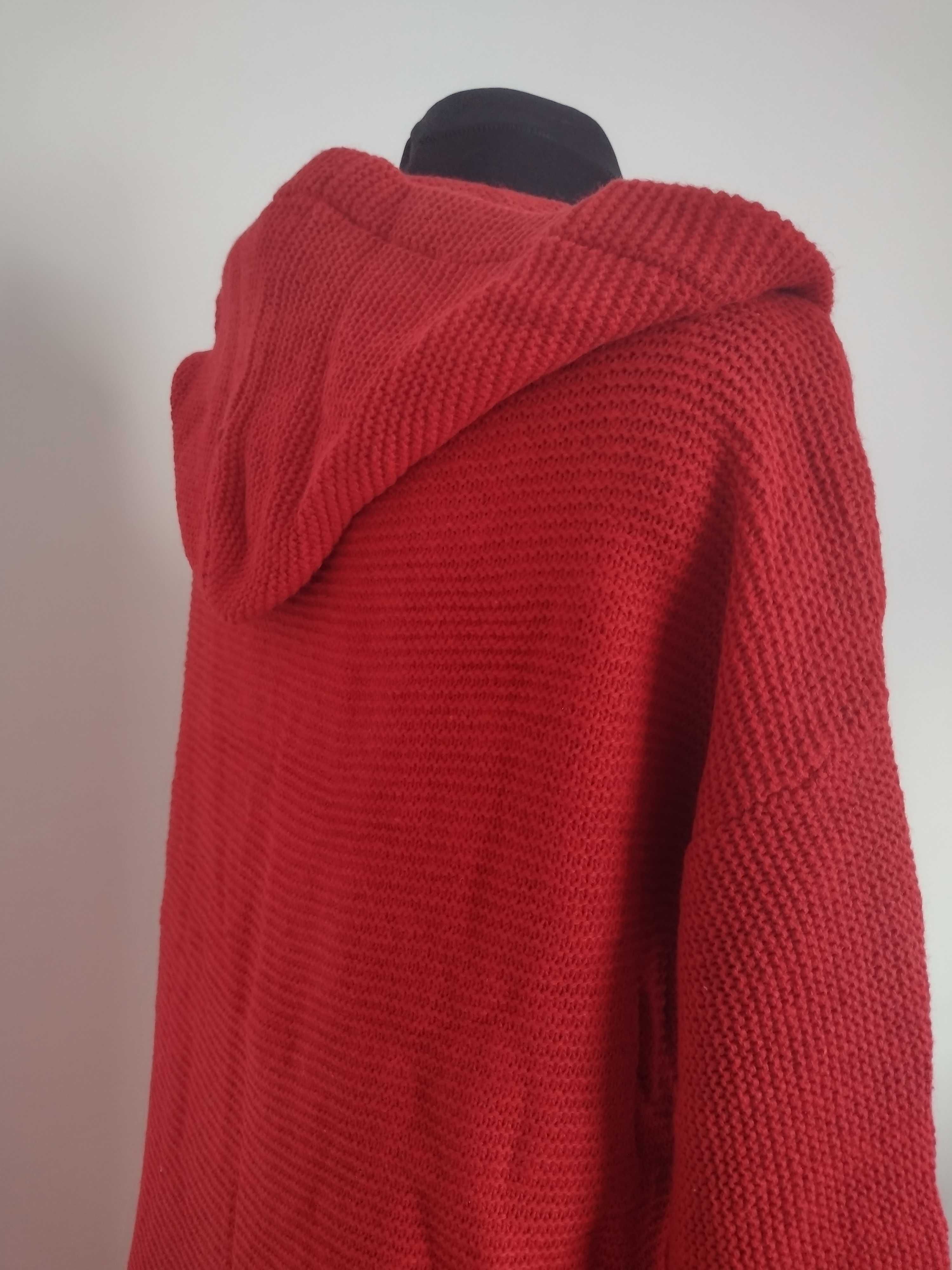 Czerwony sweter długi ciepły L guziki NOWY