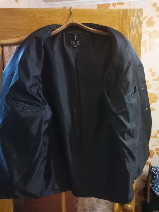 Педжак кожаный чёрный.