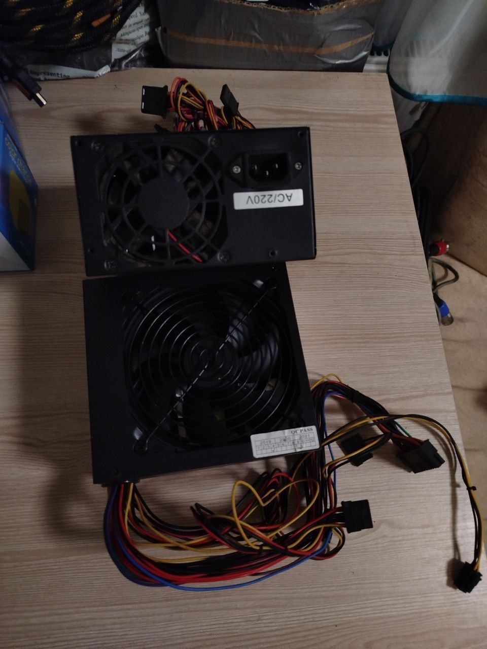 Продам блоки питания 300грн