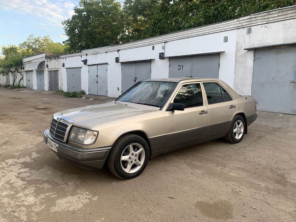 Срочно Продам Mercedes W124 в отличном состоянии