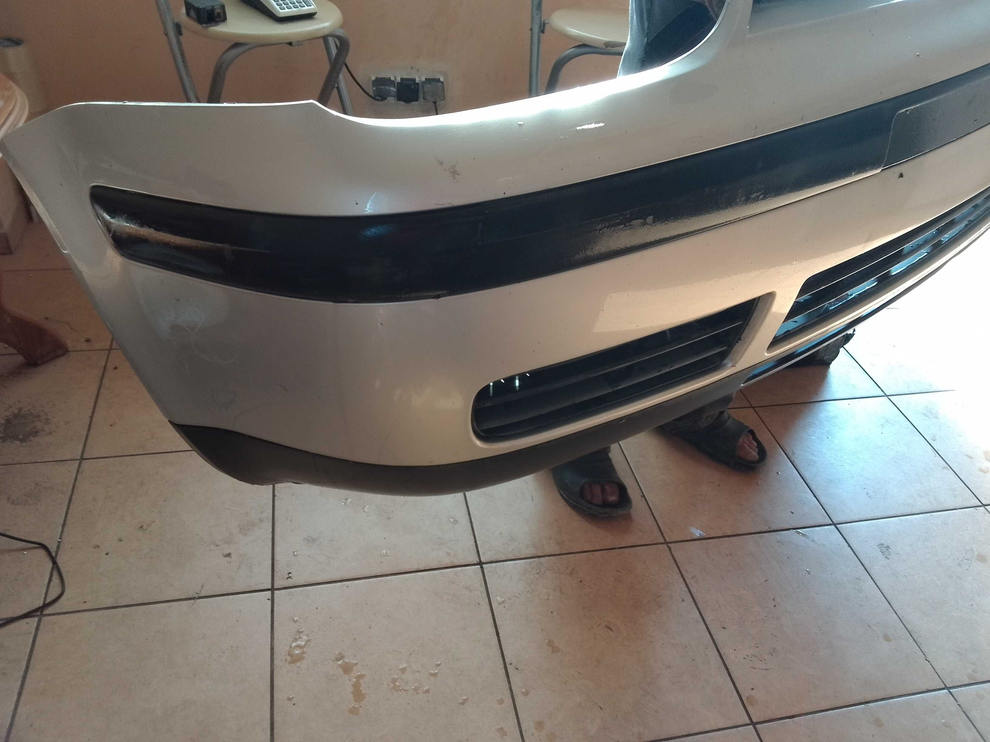 VW GOLF 4 zderzak przód kolor LB7Z