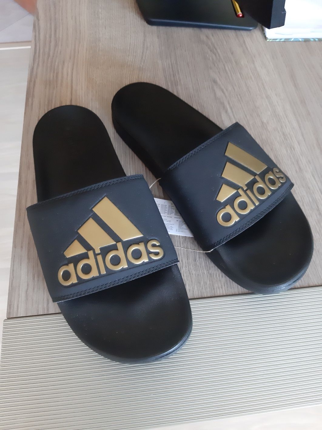 Klapki Adidas czarne złoty napis kolekcja limited sport męskie klapki