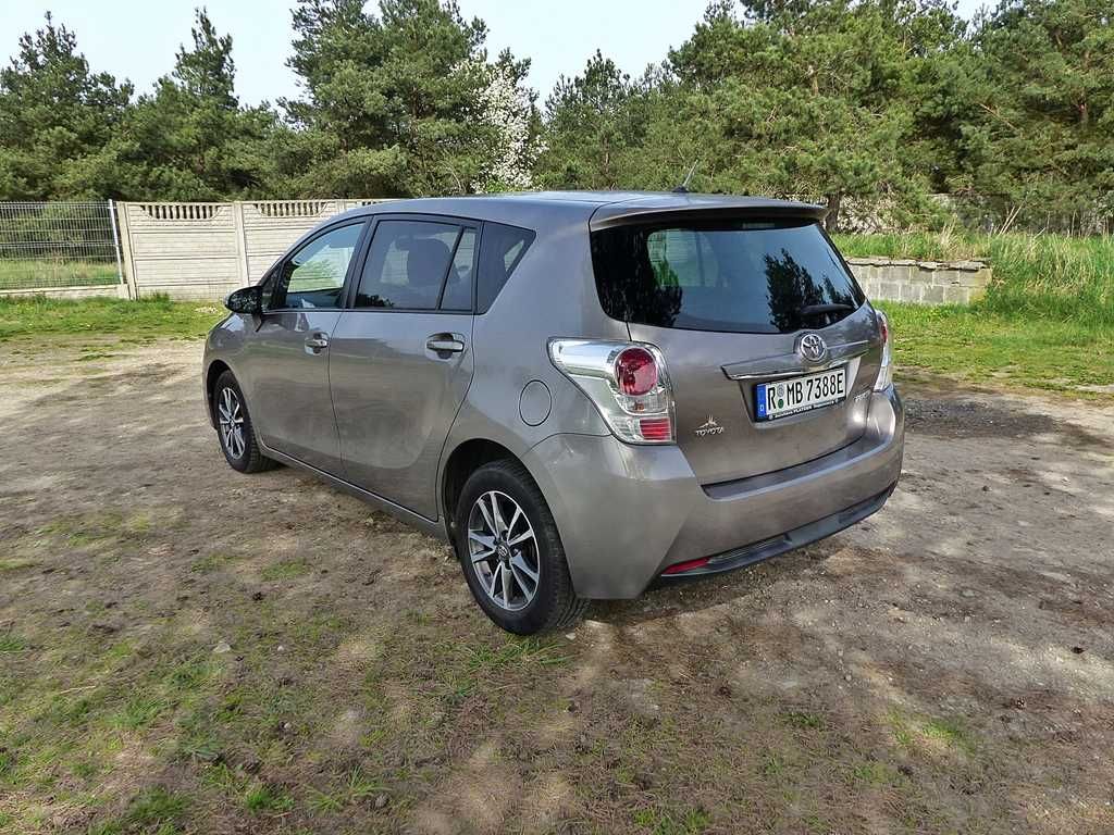 Toyota Verso 1.6 D-4D*PREMIUM*Climatronic*Alu*Navi*Kamera*Elektryka!!