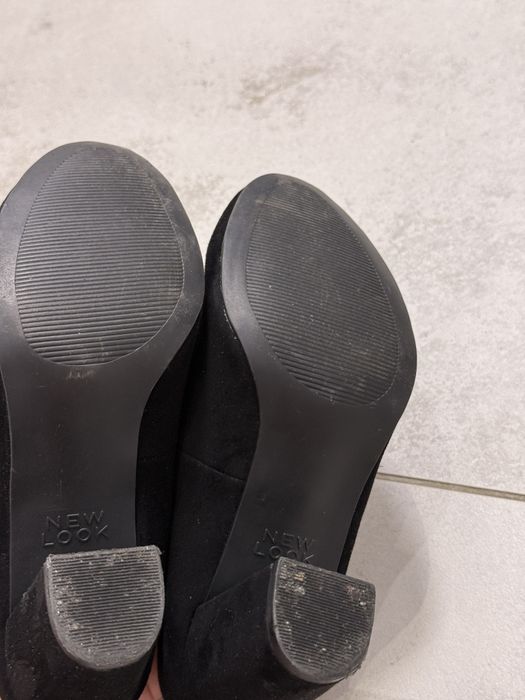 Czarne buty na obcasie 37