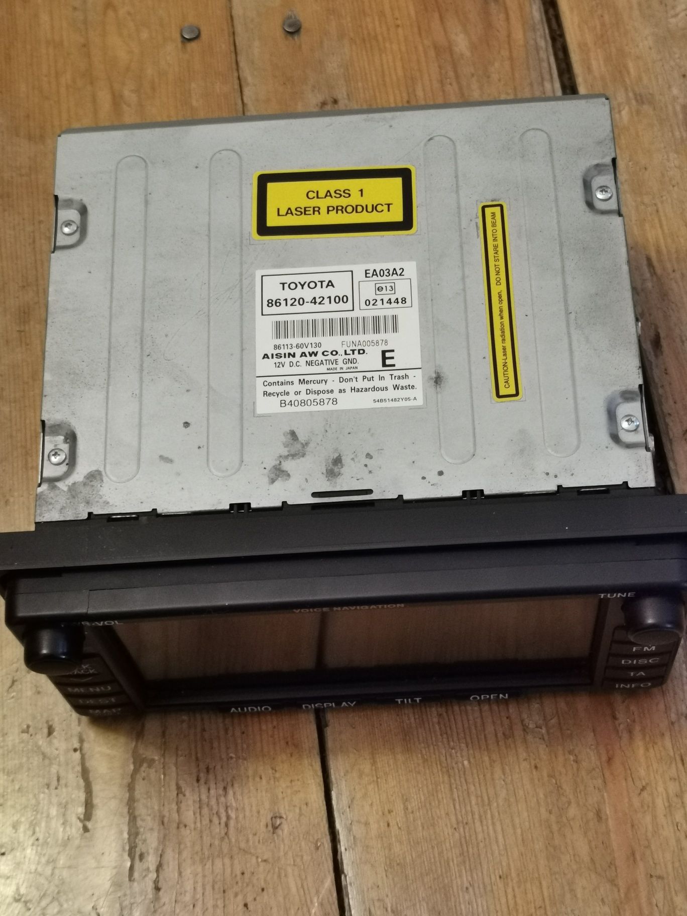 Radio/ panel nawigacji - oryginalne - Toyota Rav 4 II