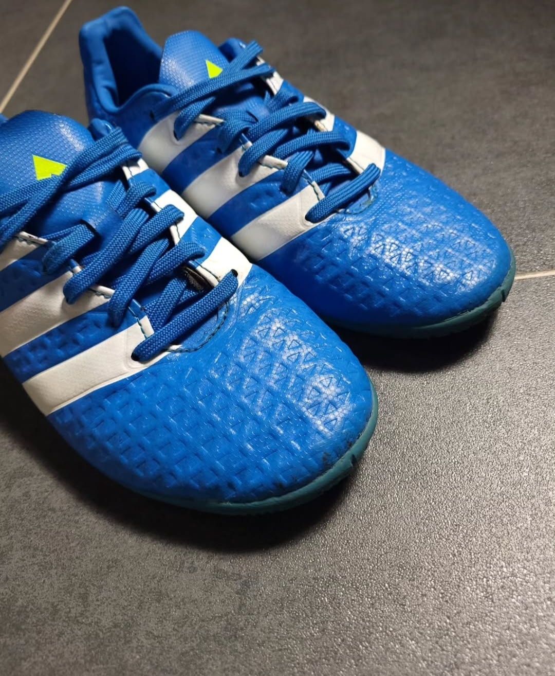 футзалки, бампи Adidas дитячі 34р.