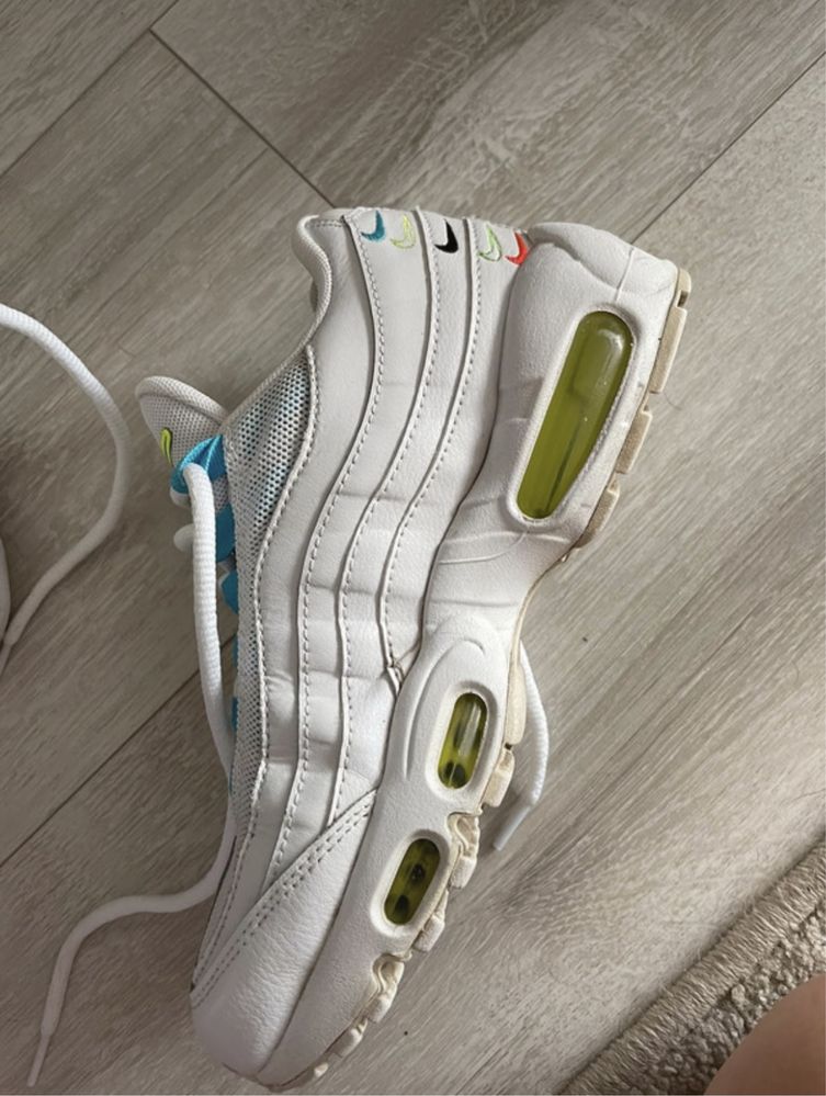 Nike Air Max 95 World Wide