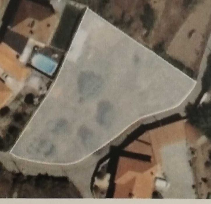 Vendo terreno com possibilidade de construção