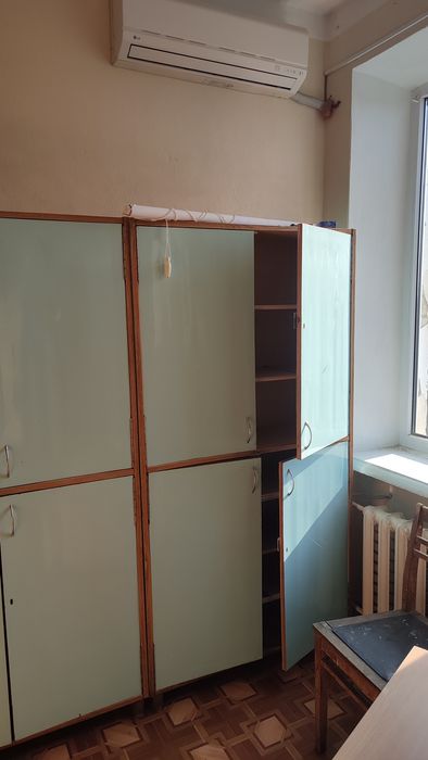 Продам аптечні меблі