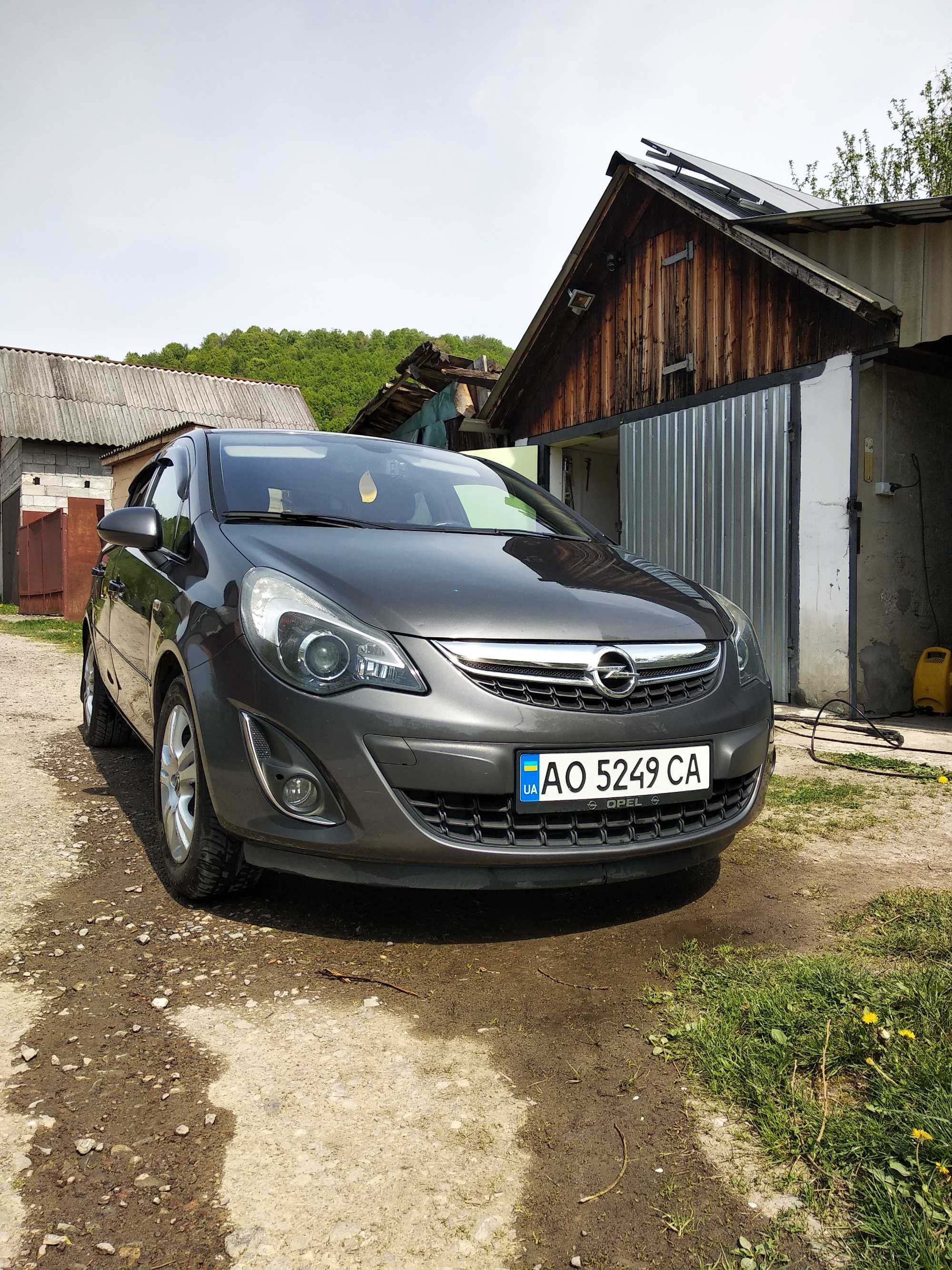 Продам Opel corsa 2011