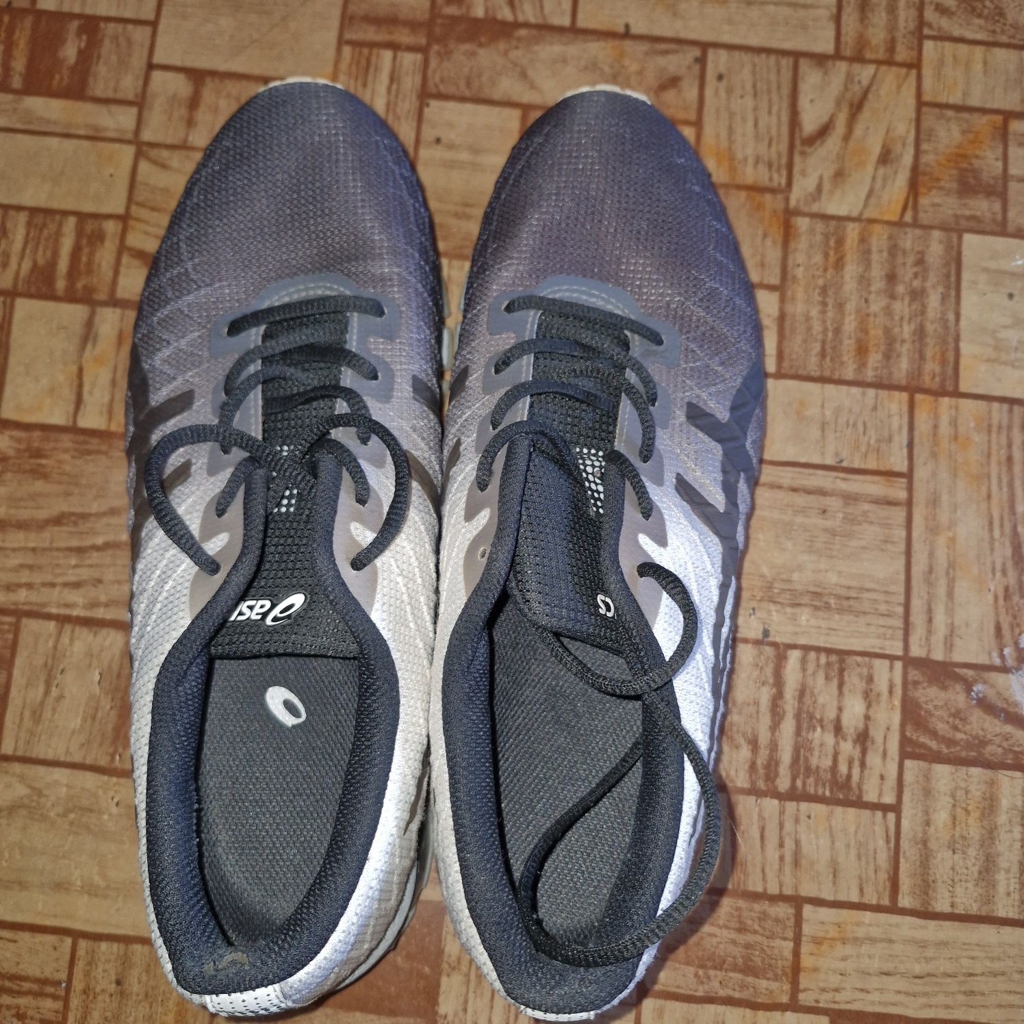 Продам asics чоловічі
