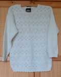 bialy azurowy sweter
