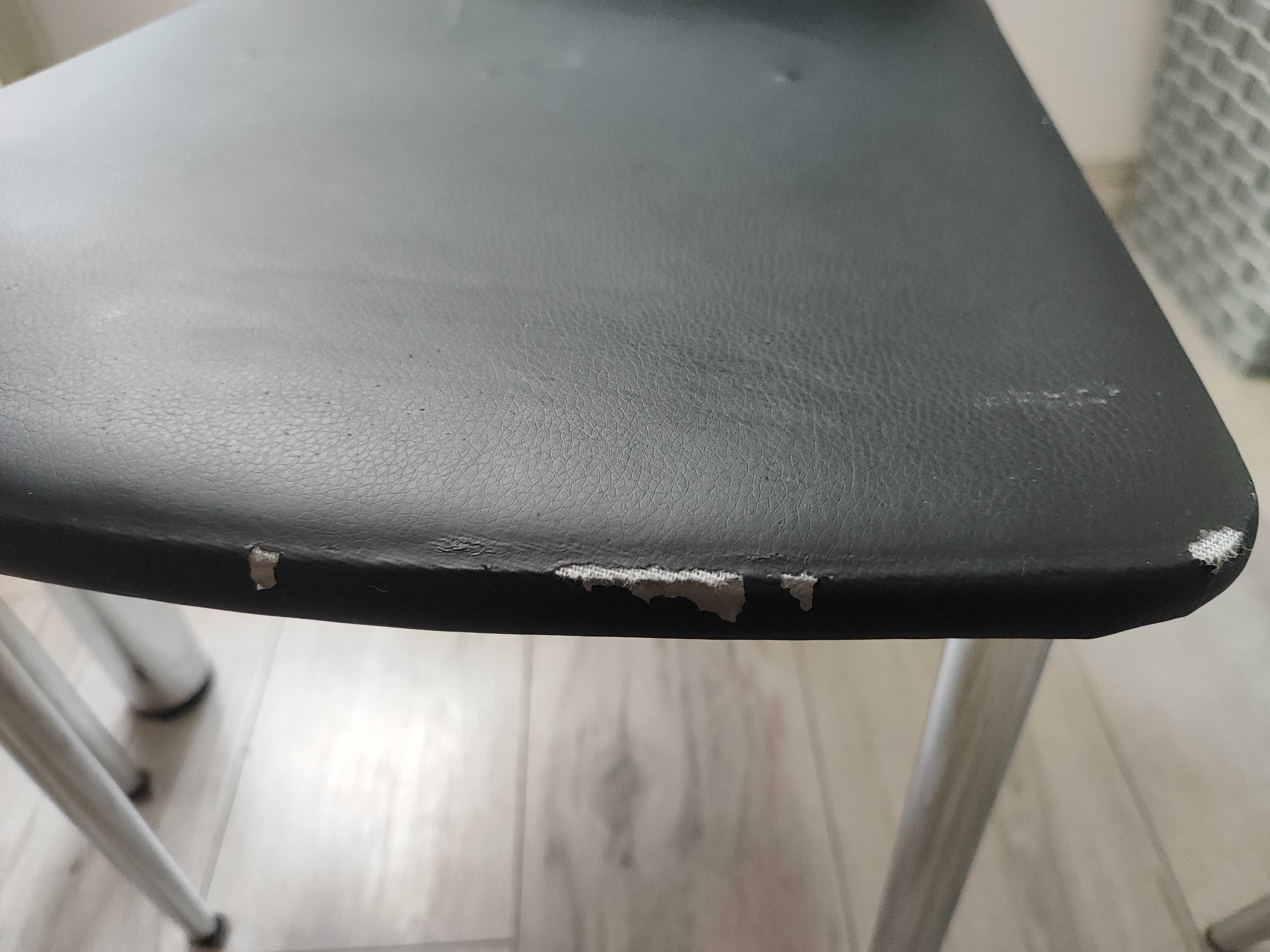 Krzesła czarne, skóropodobne
