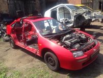 дверь ручка Мазда 323F 95гв б/у оригинал mazda 323F