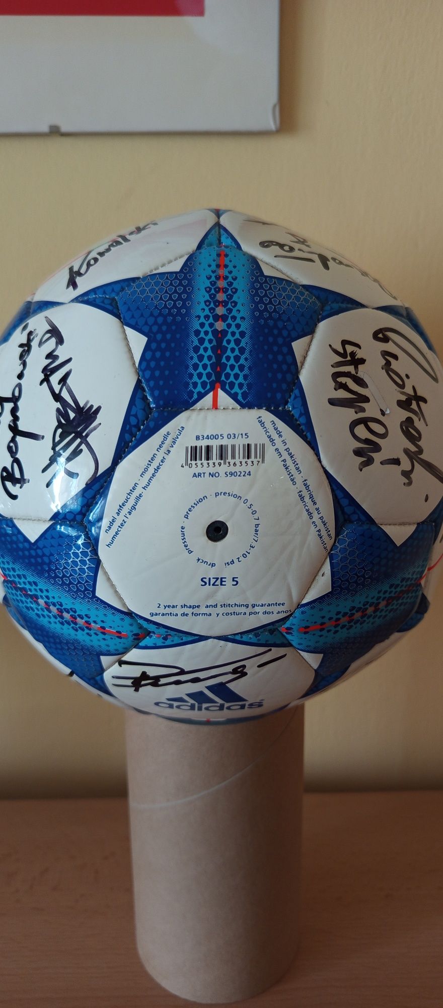 Piłka nożna adidas z podpisami / autografami piłkarzy Wisła Płock 2015