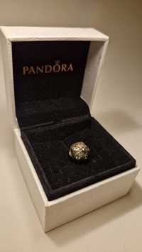 Pandora Clicker stokrotka 791493CZ "Olśniewające stokrotki"