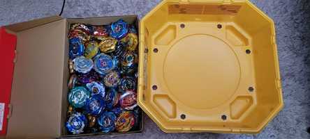 Lote de Beyblade Burst com Arena