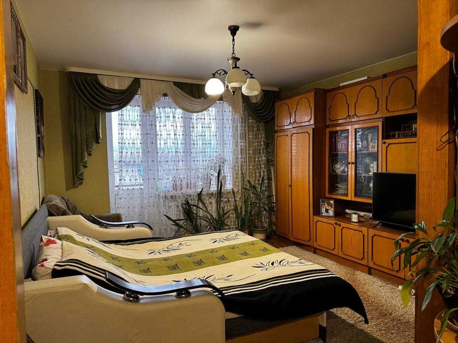 1к квартира, Озерна, вигляд на озеро, меблі, техніка, 38м² цегла 8/10п