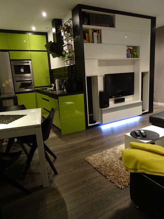 Mieszkanie 2-pokojowe z garderobą, umeblowane Teren ogrodzony, parking