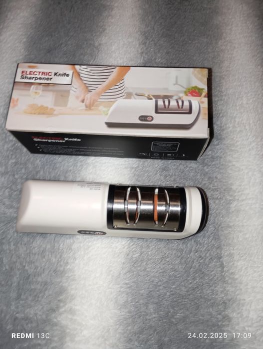Електрична точилка для ножів та ножиць
