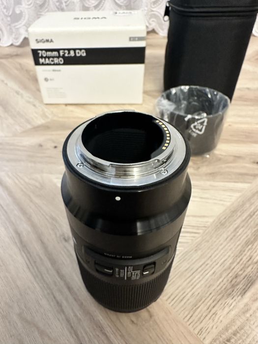 Obiektyw Sigma 70 mm F2.8 Macro mocowanie Sony