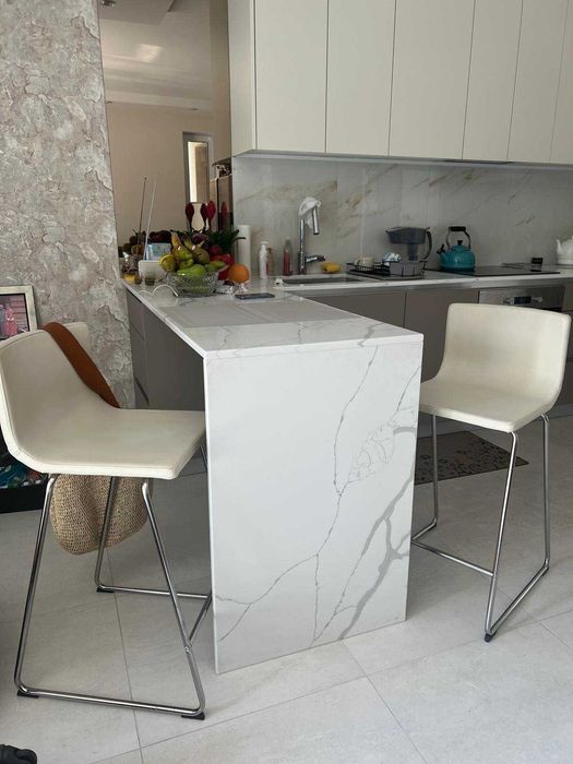 Sprzedam 2 stołki barowe z oparciem - STAN IDEALNY