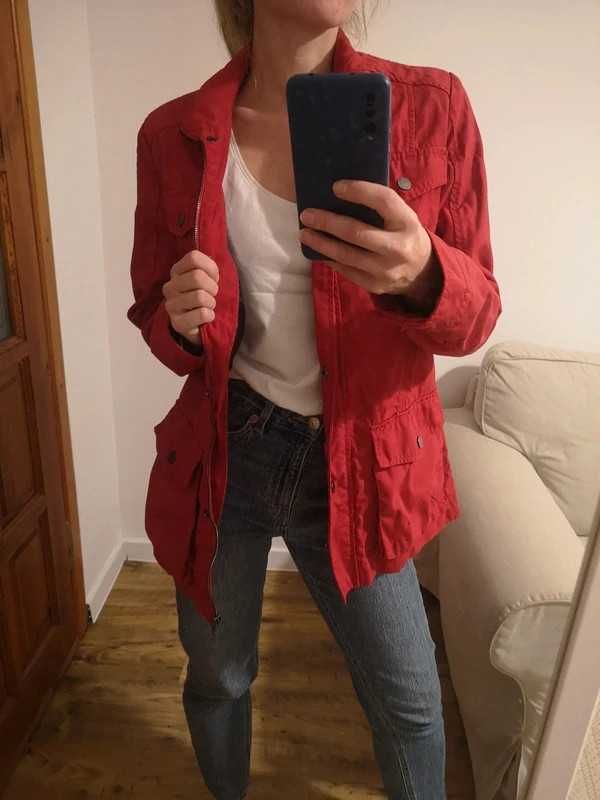 Czerwona kurtka przejściowa 38 M Top Secret na suwak wiosna jesień