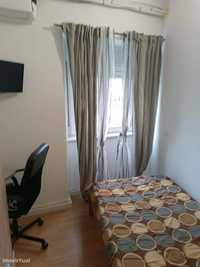 Comfy bedroom 5 min. from Benfica centre - Room 2