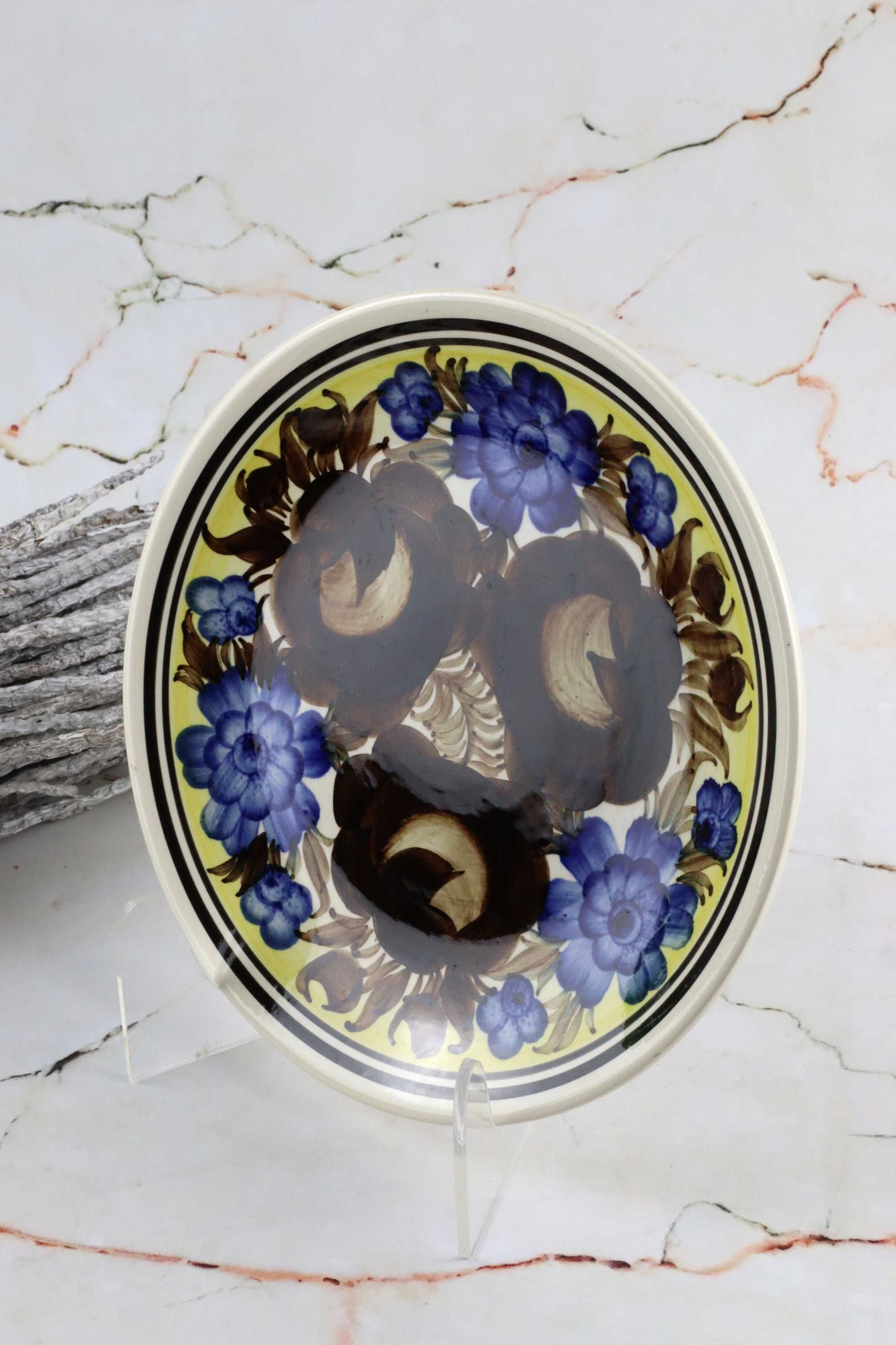 Fajansowy talerzyk z kolorową dekoracją 3 Koło fajans ceramika prl