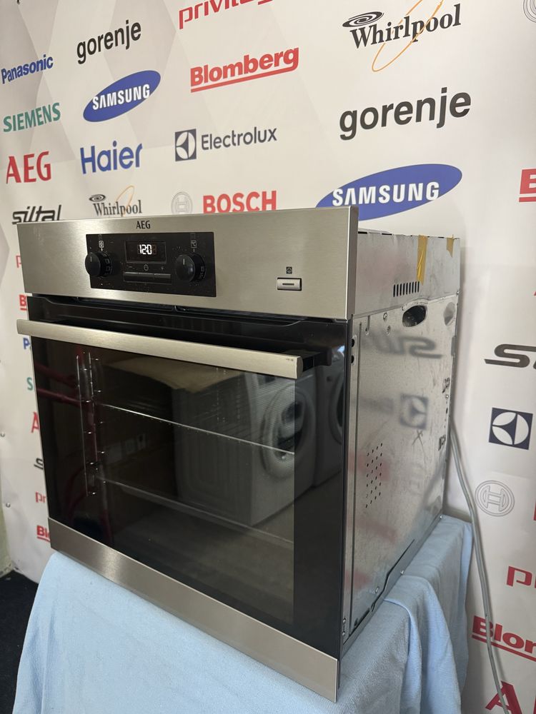 Духовова шафа AEG BEB351010M