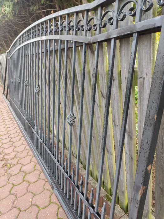 Brama przesuwna lewa