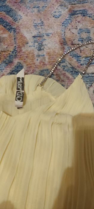 Żółta bluzka na ramiączkach