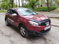 Продам Nissan Qashqai 1.6 CVT 2013 года