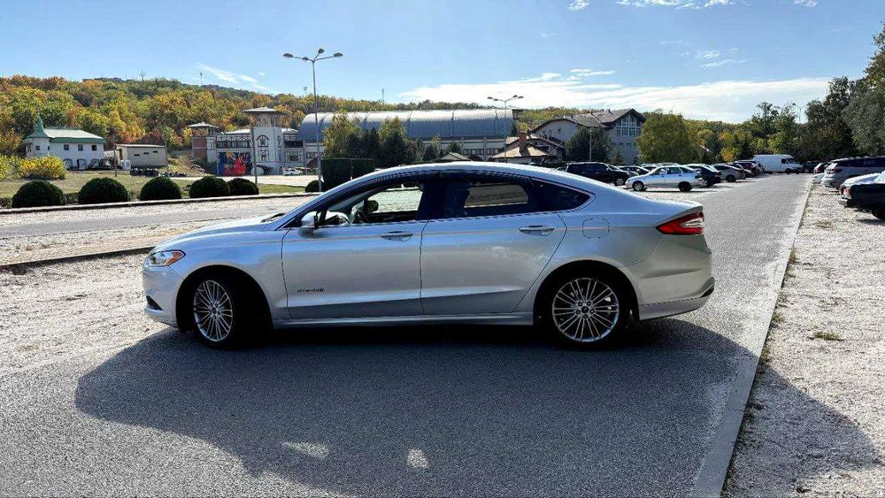 Ford Fusion Hybrid SE 2014 — економний і комфортний гібрид