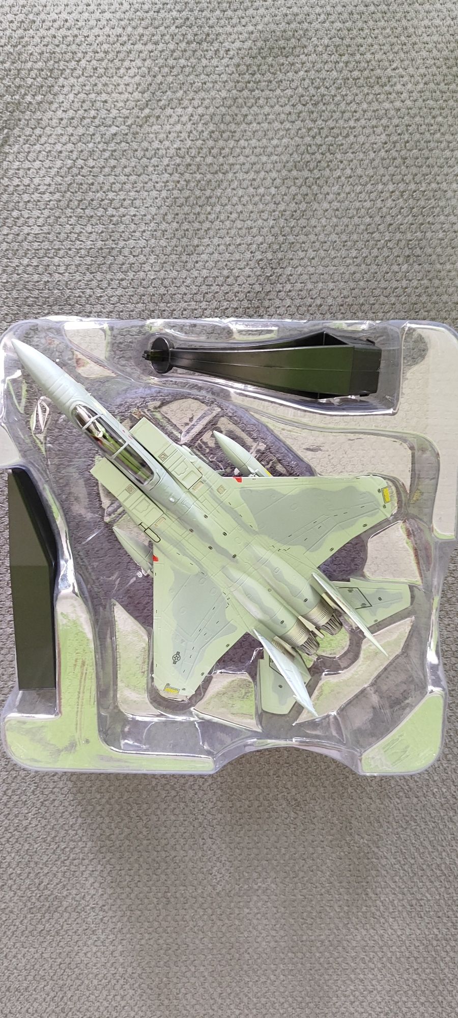 Samolot metalowy f-15 eagle skala 1:100 jak nowy
