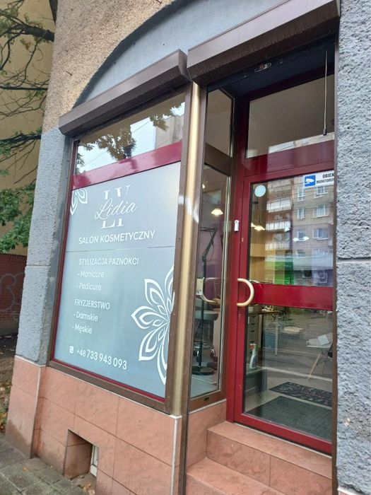 Wynajmę stanowisko fryzjerskie