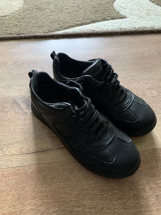 Кросівки шкіряні чорні