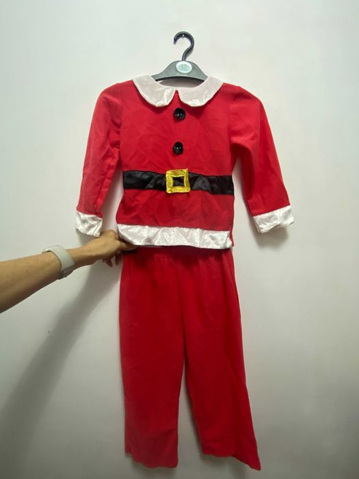 3 częściowy strój świętego Mikołaja dla dziecka 3-5 lat  za 15 zł