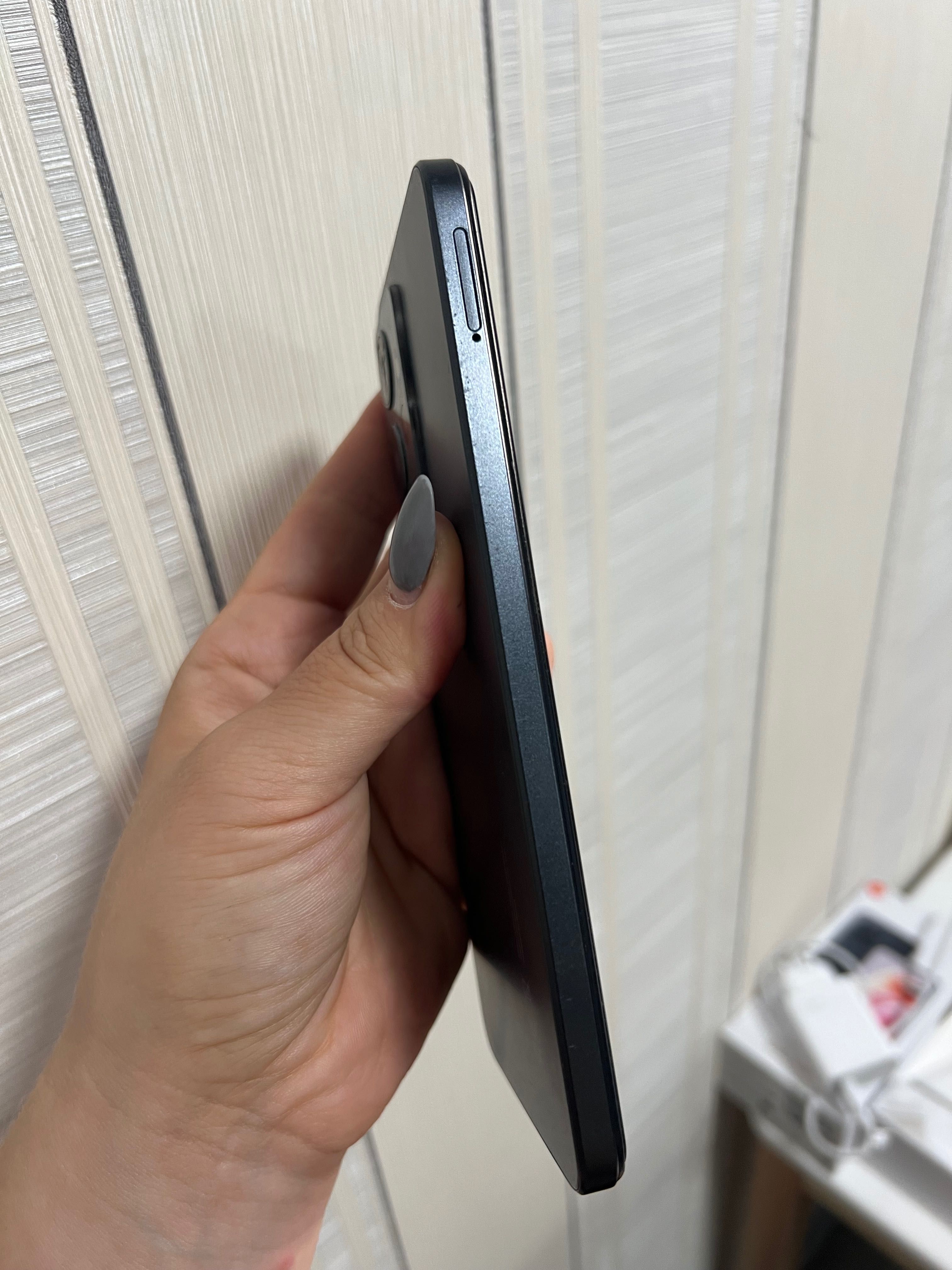 Продам Redmi note 12